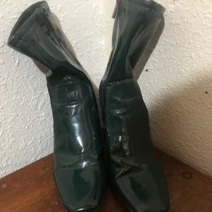 PRemark green ankle high boots wit zipper size 7